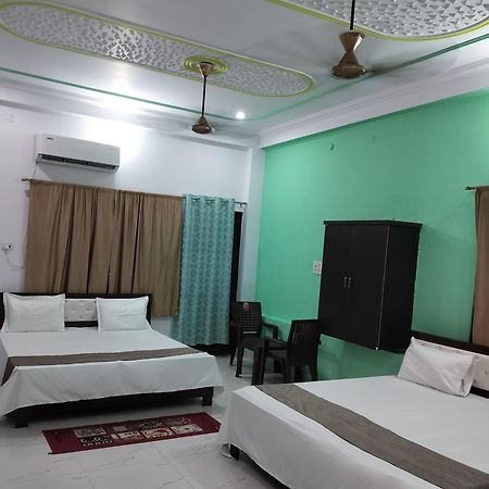 Hotel Chandrasha Villa Ayodhya Dham Ram Mandir 600 Meter Dış mekan fotoğraf
